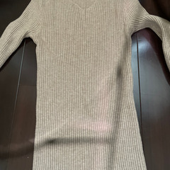 ベージュニットの画像