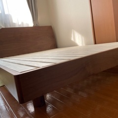 ダブルベッド　フレームのみ　マットレスなし