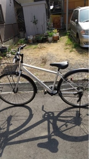 【値下げしました】クロスバイク　外装6段　オートライト