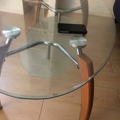 【500円を進呈します！4/13引き渡し】ガラステーブルの画像