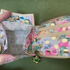 ツモリチサト　ドットフラワーネコ　折財布　ベージュの画像