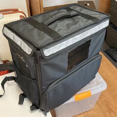 中古のUberBag、新品未使用のフードパンダバッグ、原付用カゴ...