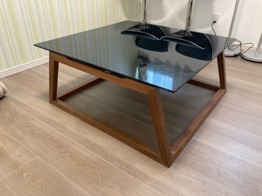 イタリア製　カリガリス　ガラステーブル