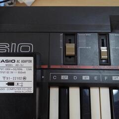2022年11月末迄の出品：カシオ　Casiotone CT-102 　ACアダプタ、譜面台付き　日本製の画像