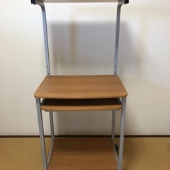 無料　パソコンデスク譲ります