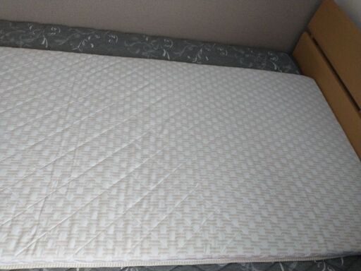 【最終価格】西川luno マットレストッパー　シングルサイズ　厚み4センチ