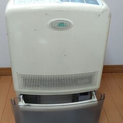 【中古品】日立製除湿機（RD1040DK）