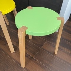 値下げしました。小さいテーブルセットは如何ですか？の画像