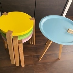 値下げしました。小さいテーブルセットは如何ですか？の画像