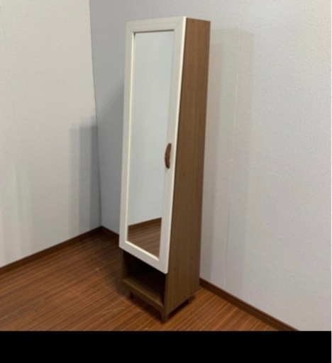 ミラー付き　収納家具　収納力抜群　姿見　ドレッサー　本棚