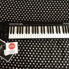 MIDIキーボード