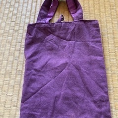紫　小さなバッグの画像