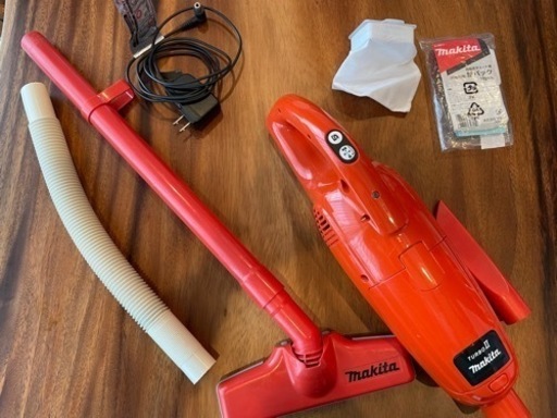 【値下げしました】マキタ　クリーナー　掃除機　CL103DX