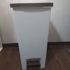 45Lペダル式ゴミ箱