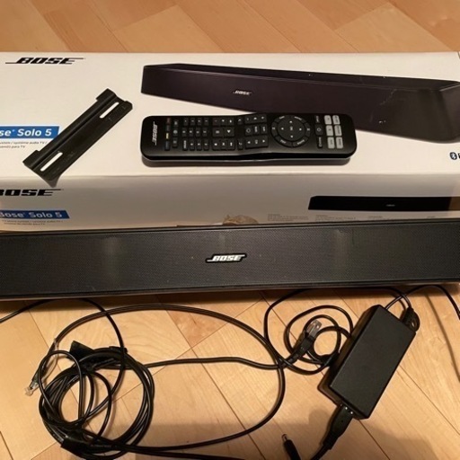 BOSE solo5 サウンドバー　壁掛け用キット付き