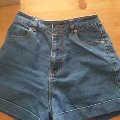 ジーンズ半ズボン