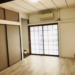 敷礼初月家賃なし　ペット可住みながらDIY可　三条戸建賃貸　屋根付駐車場2台　駐車場からキッチン直通ドア有 - 不動産