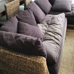 差し上げます！人気のアジアン家具　3〜4人掛けソファー
