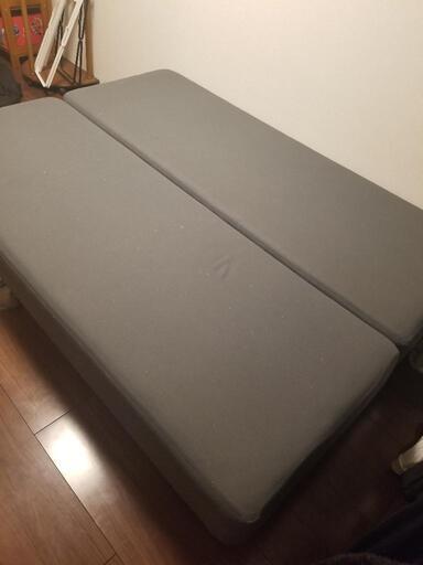 【値下げ】脚付きマットレス 70*196cm×2台の分割タイプ 木脚20cm付き