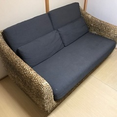 差し上げます！人気のアジアン家具　2人掛けソファー