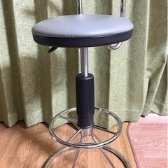 カウンタースツール
