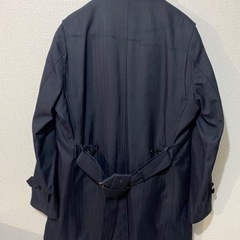 スーツの上から着るコート ネイビー ビジネス向けの画像