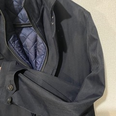 スーツの上から着るコート ネイビー ビジネス向けの画像