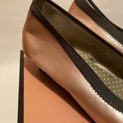 ★100円に値下げしました★ 使用回数2回　超ゆったりのEEEEE 24.5cmの画像