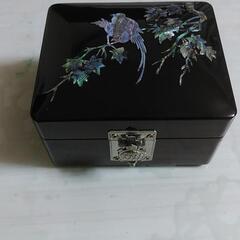 【訳あり】中古品宝箱＆お洒落なルーペペンダントの画像