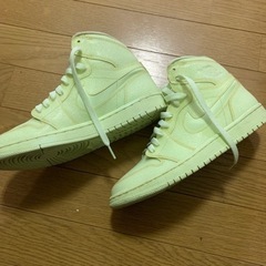 NIKE スニーカー  蛍光黄緑　24.5 ジョーダン 1の画像