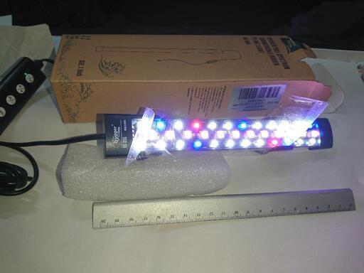 水槽用のLEDライト  新品です。