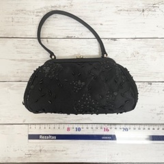 手縫い刺繍のパーティーバック受け渡し予定者ありの画像