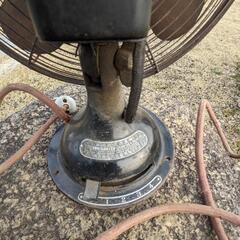 レトロ扇風機の画像