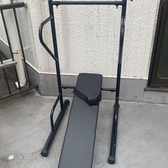 ★無料　ほぼ未使用　現状渡し　受け渡し渋谷区・時間限定　ぶら下がり健康器 懸垂マシン 腹筋 筋トレ 高さ調節可の画像