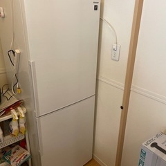 シャープ製　冷蔵庫280L