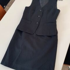 【中古美品】【送料込み】【事務服】9号 2点セット売り