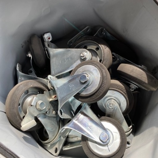 キャスター 12個