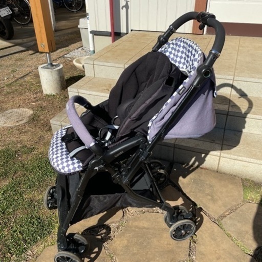 コンビのベビーカー売ります！