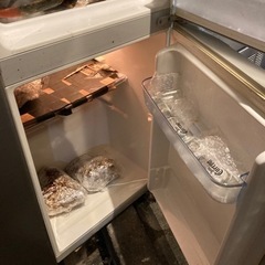0円小型冷蔵庫引き取り限定早い者勝ちの画像