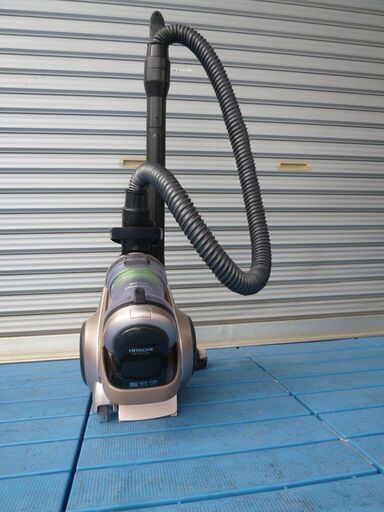 日立　サイクロン掃除機/CV-SD3000/2017年式/ダストボックス一部ツメ破損有）/稼働します