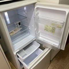 【値下げ！！】3/21までのご予約！　　家具、家電セットの内部です。