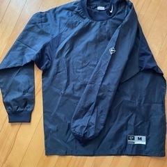 NIKE アップ着　未使用品　サイズＭ