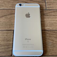 iphone 6s simフリー　初期化済み　不具合無し　ゴールド スマホの画像