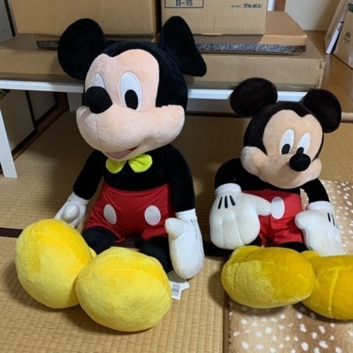 ミッキーマウス　ぬいぐるみ　大きい方のみ