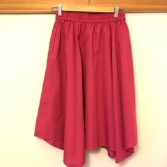 ピンク　スカートの画像