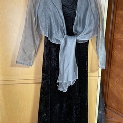 お譲りします。黒のロングワンピース