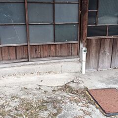 住宅価格24万円　名張駅から徒歩5分の連棟住宅、現在倉庫として貸し出し中。オーナーチェンジ物件の借地権付き住宅、利回り30％ - 不動産