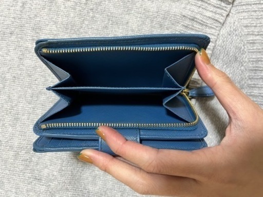 PRADA 二つ折り財布