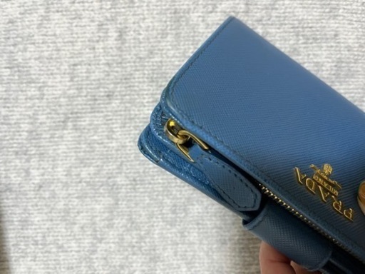 PRADA 二つ折り財布