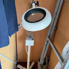 アンティーク　レトロな拡大鏡付きライトの画像